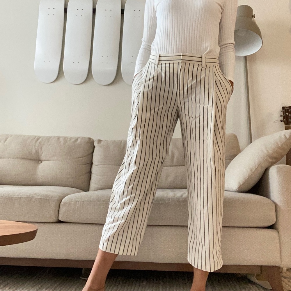 Madewell white cropped trousers w blue stripes